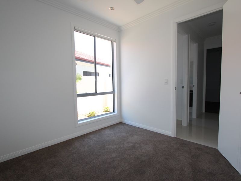 2/20 Compass Drive, Biggera Waters QLD 4216