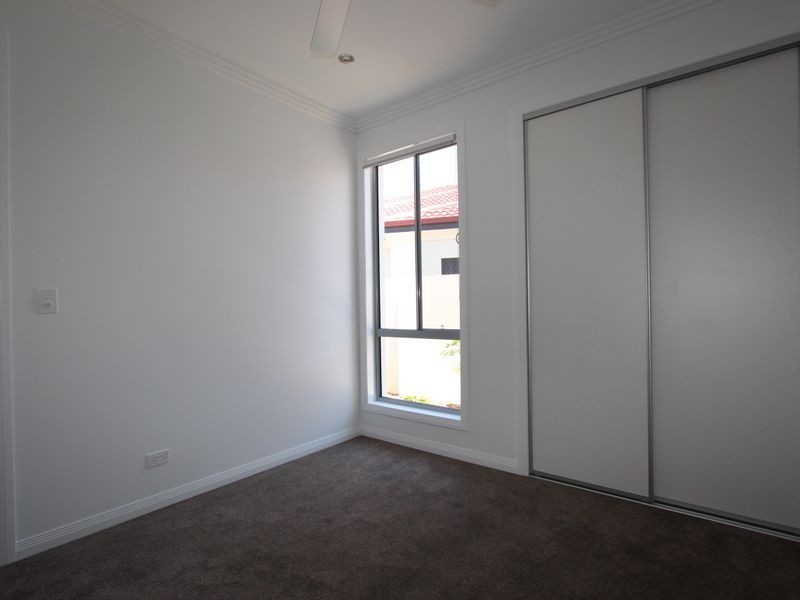 2/20 Compass Drive, Biggera Waters QLD 4216