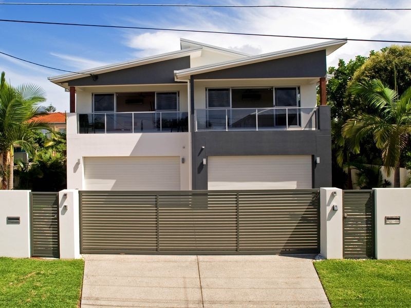 2/4 Donald Avenue, Paradise Point QLD 4216