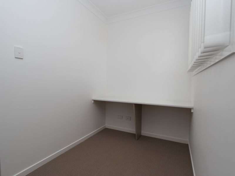 2/6 Fourth Avenue, Labrador QLD 4215