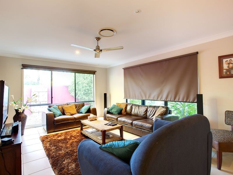 19 Riverlinks Boulevard, Helensvale QLD 4212