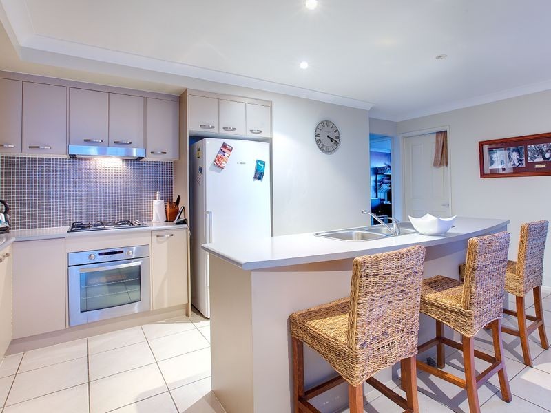 19 Riverlinks Boulevard, Helensvale QLD 4212