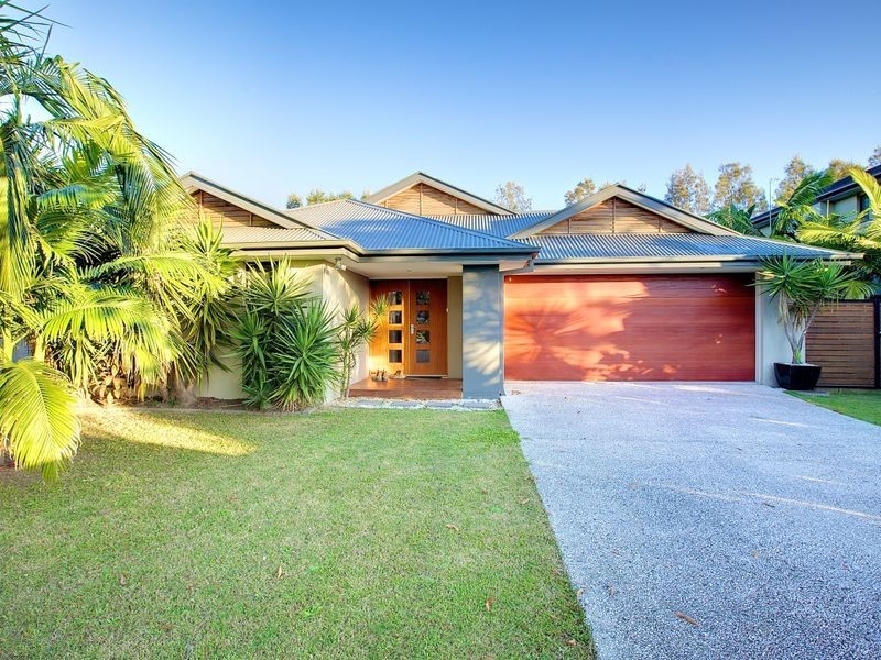 19 Riverlinks Boulevard, Helensvale QLD 4212