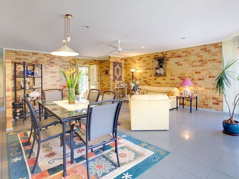 5 Coombe Avenue, Hope Island QLD 4212