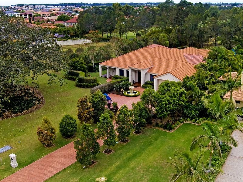 3182 Riverleigh Drive, Hope Island QLD 4212