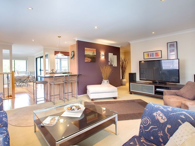 11 Buddeh Street, Hope Island QLD 4212