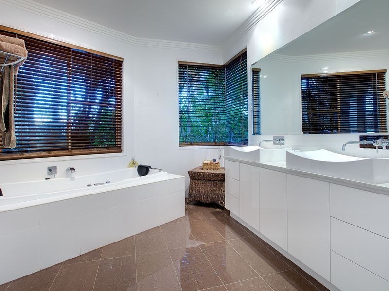 1033 Rosebank Way, Hope Island QLD 4212