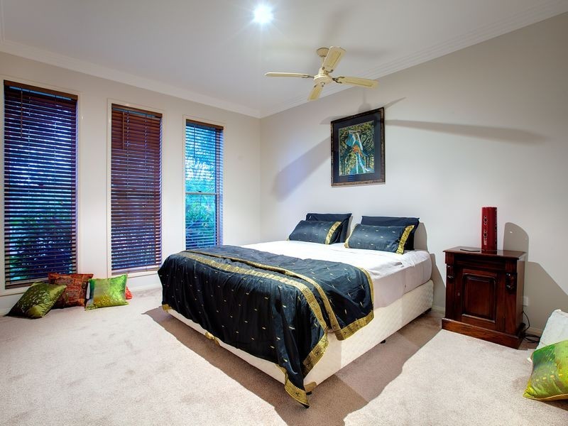 1033 Rosebank Way, Hope Island QLD 4212