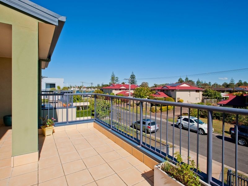 1/7 Shoveller Avenue, Paradise Point QLD 4216
