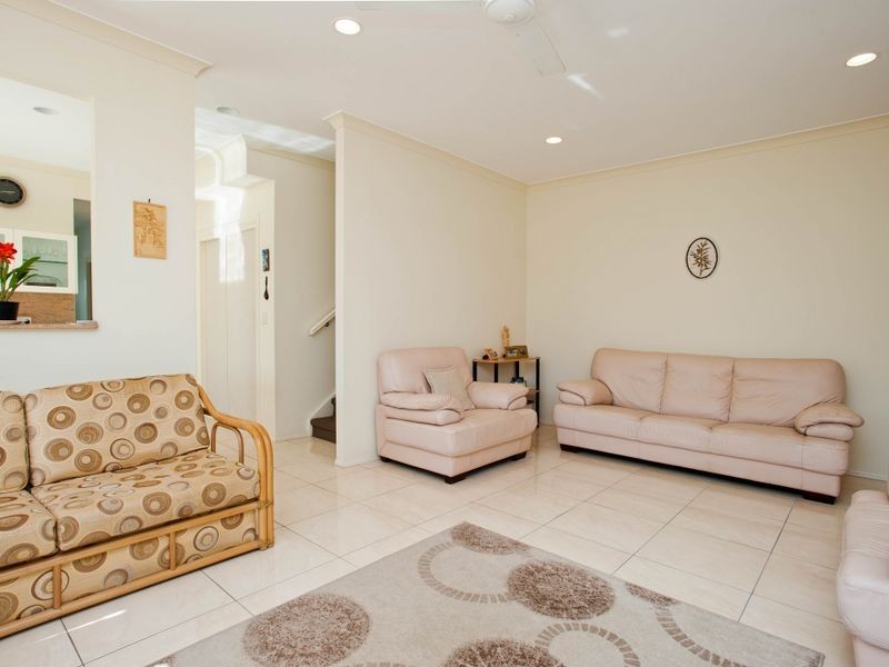 1/7 Shoveller Avenue, Paradise Point QLD 4216