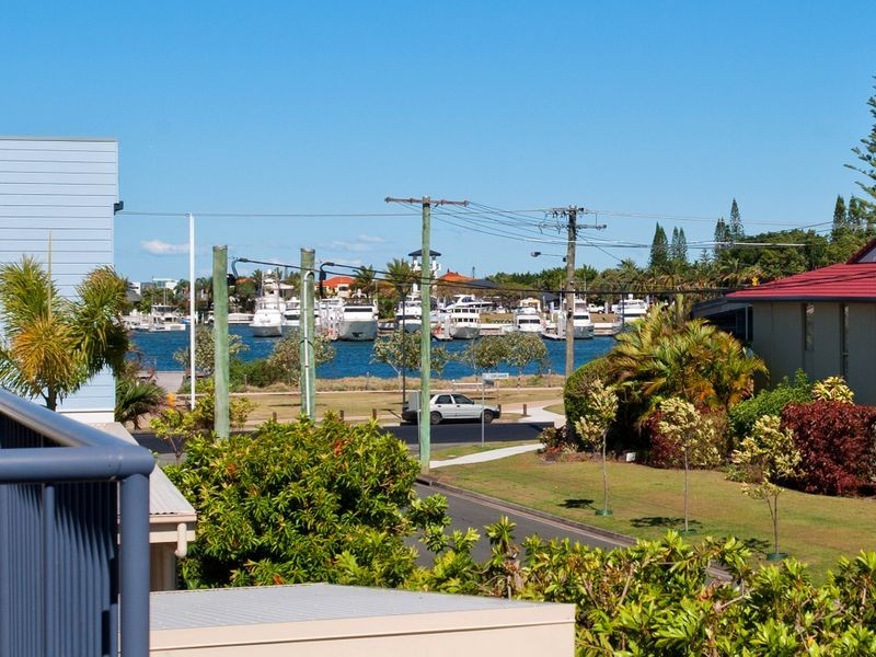 1/7 Shoveller Avenue, Paradise Point QLD 4216