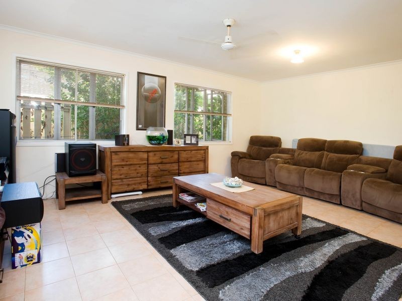 36 Broadwater Street, Runaway Bay QLD 4216