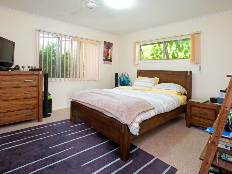 36 Broadwater Street, Runaway Bay QLD 4216