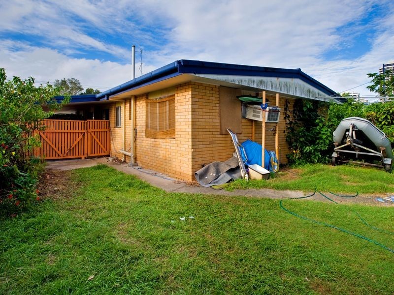 36 Broadwater Street, Runaway Bay QLD 4216