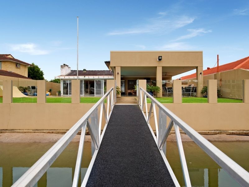 5 Drysdale Place, Paradise Point QLD 4216