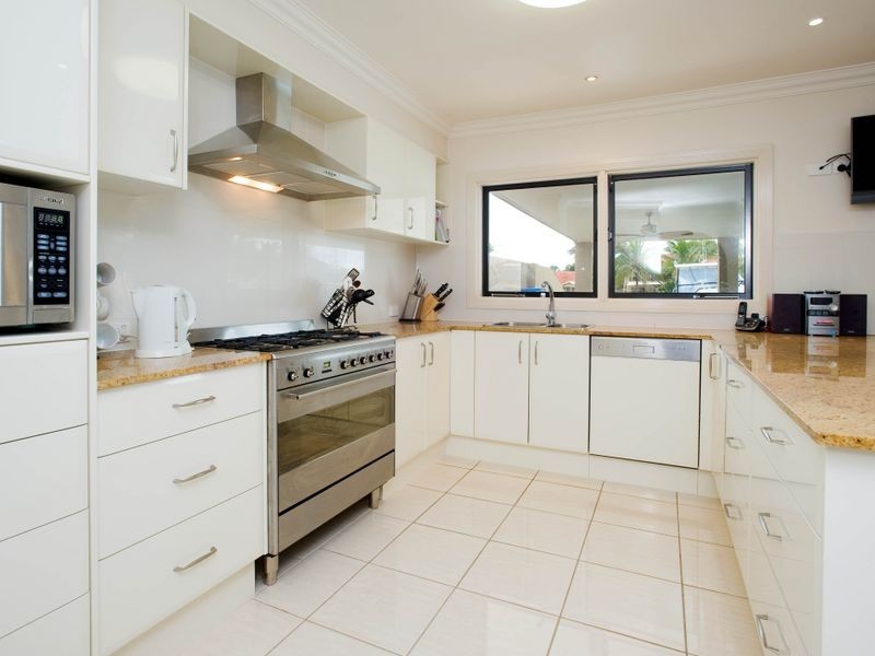 5 Drysdale Place, Paradise Point QLD 4216