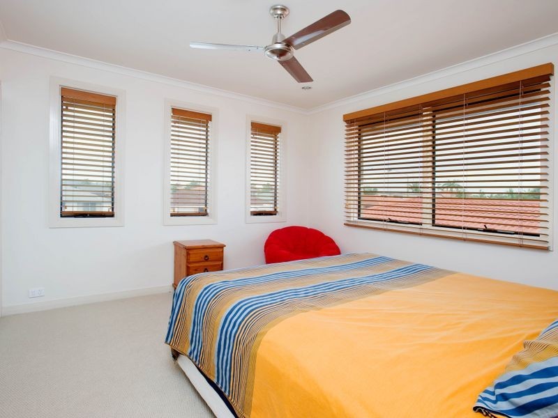 5 Drysdale Place, Paradise Point QLD 4216