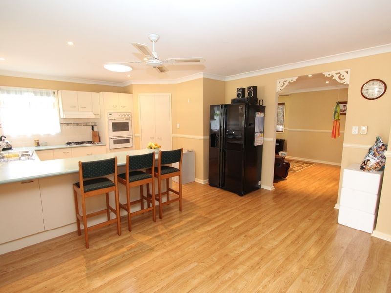 26 Crescent Avenue, Hope Island QLD 4212