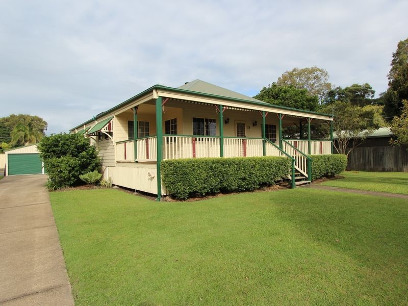 26 Crescent Avenue, Hope Island QLD 4212