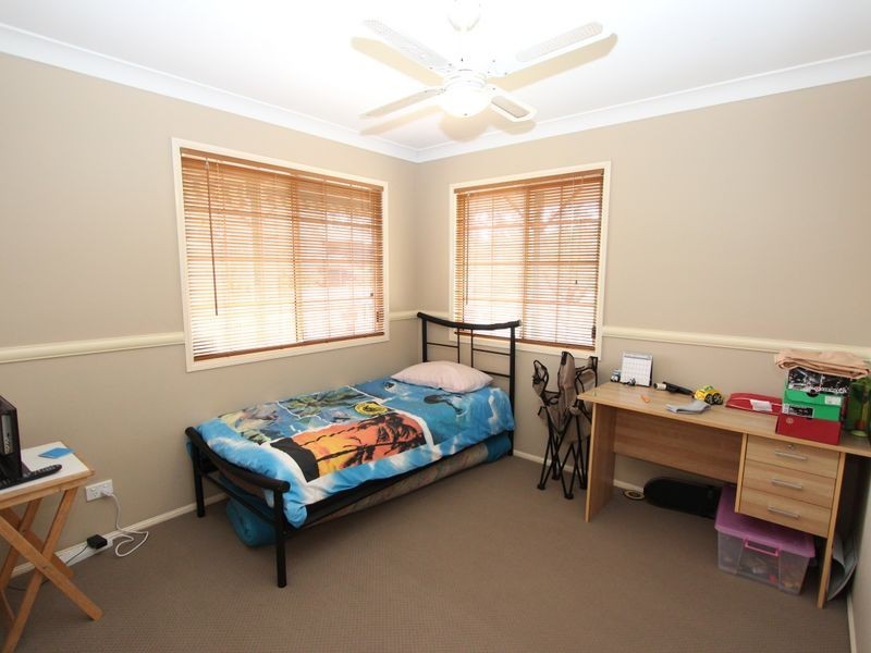 26 Crescent Avenue, Hope Island QLD 4212