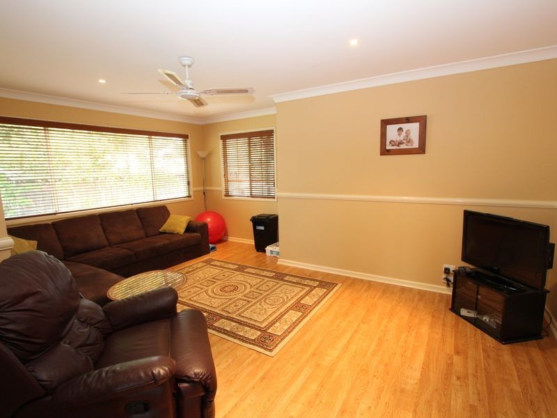26 Crescent Avenue, Hope Island QLD 4212