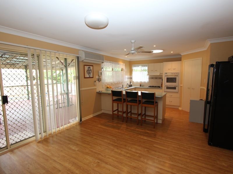 26 Crescent Avenue, Hope Island QLD 4212