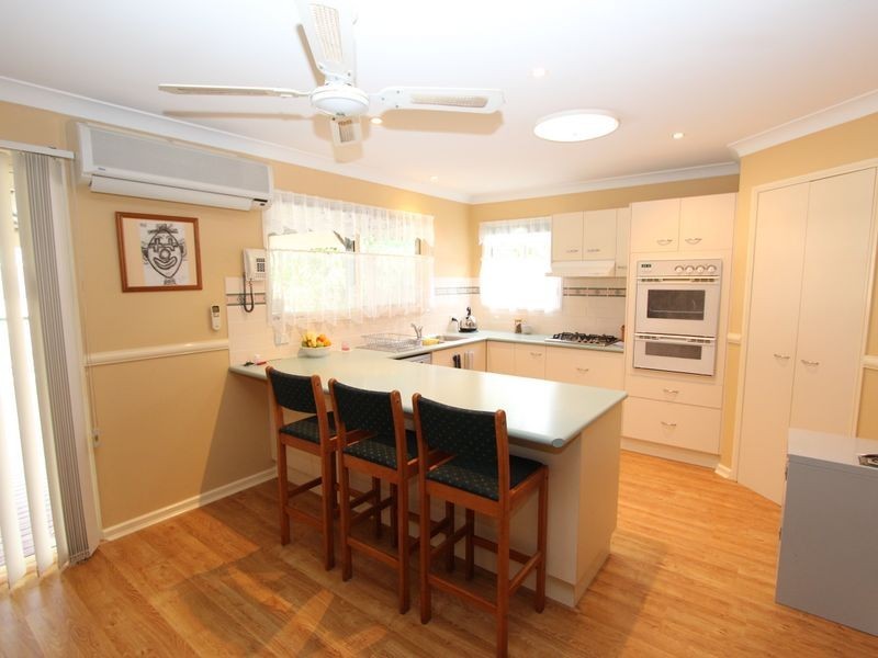 26 Crescent Avenue, Hope Island QLD 4212