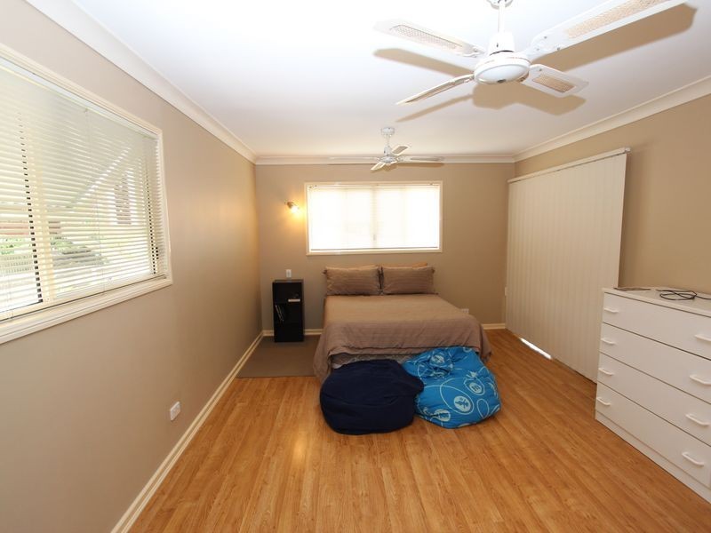 26 Crescent Avenue, Hope Island QLD 4212