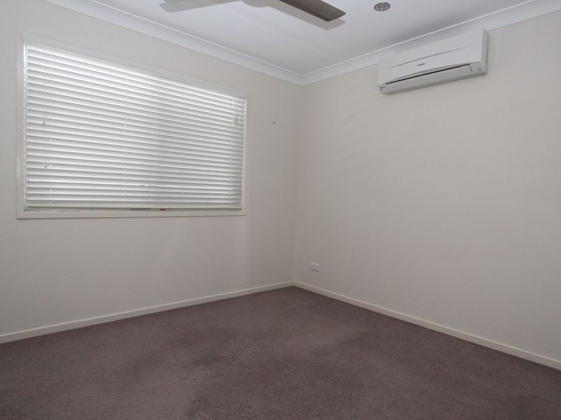 3/8 Fourth Avenue, Labrador QLD 4215