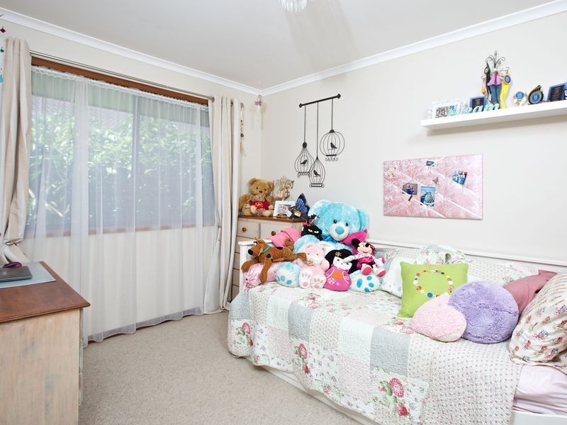 20 Camelot Crescent, Hollywell QLD 4216