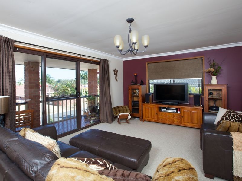 20 Camelot Crescent, Hollywell QLD 4216