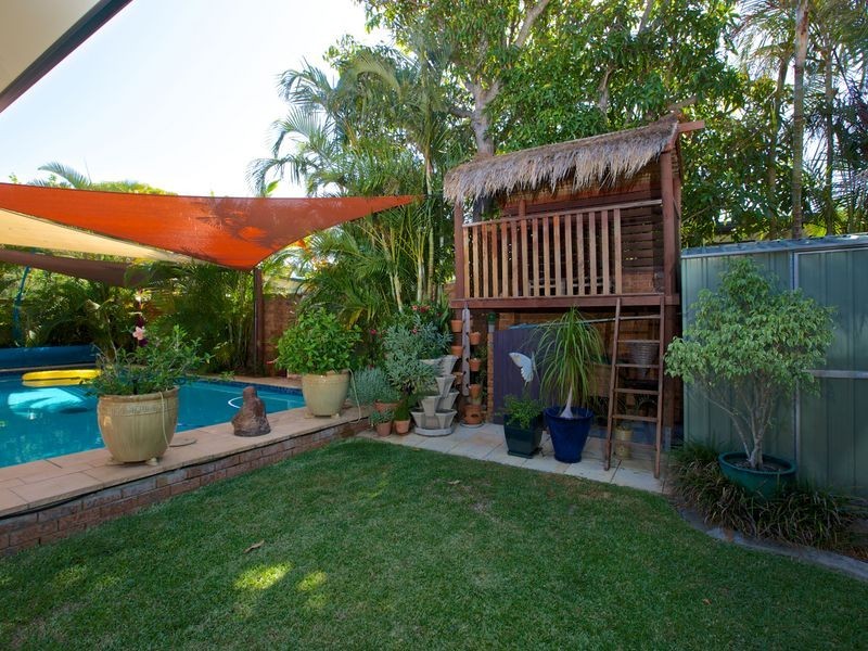 20 Camelot Crescent, Hollywell QLD 4216