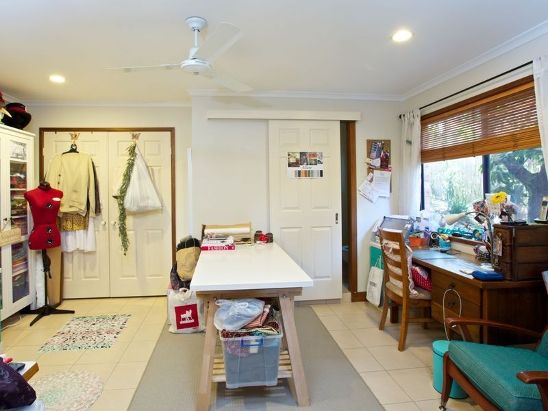 20 Camelot Crescent, Hollywell QLD 4216