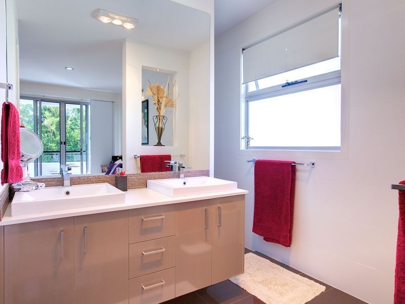 2/21 Scoter Avenue, Paradise Point QLD 4216