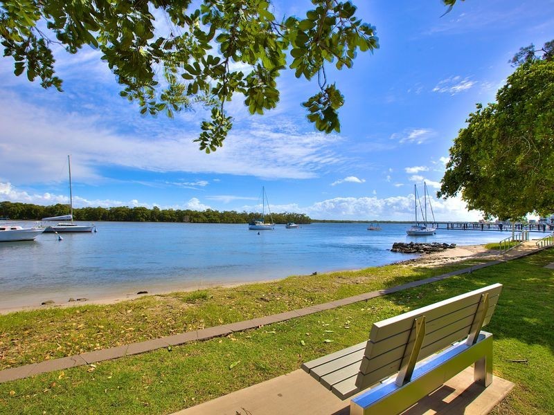 2/21 Scoter Avenue, Paradise Point QLD 4216