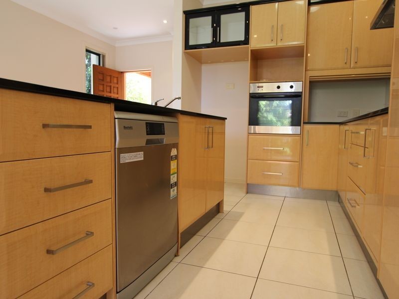 20B Killowill Avenue, Paradise Point QLD 4216