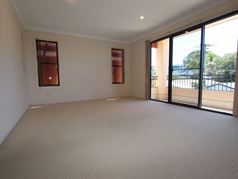 20B Killowill Avenue, Paradise Point QLD 4216
