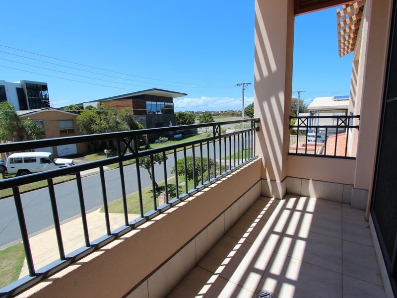 20B Killowill Avenue, Paradise Point QLD 4216