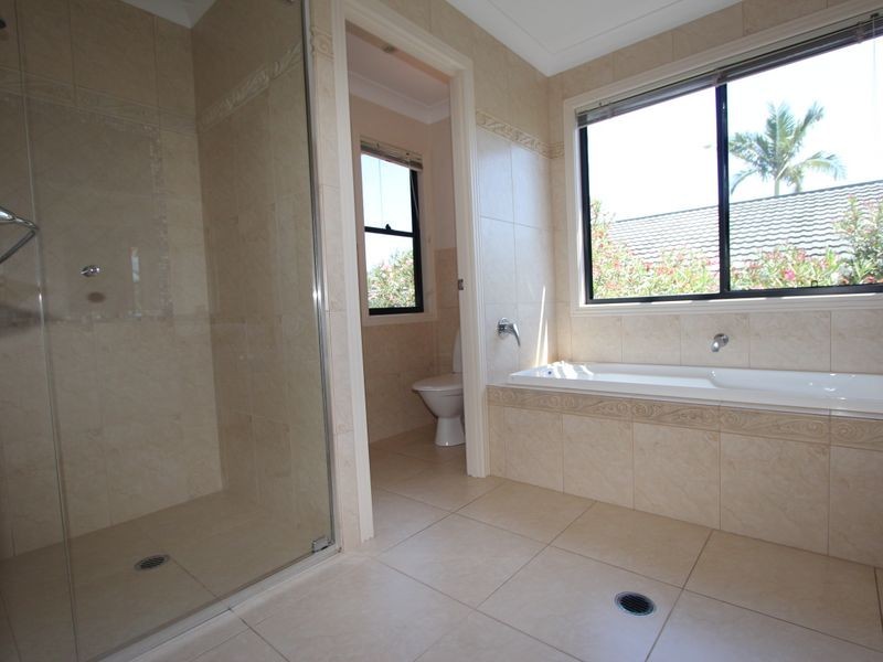 20B Killowill Avenue, Paradise Point QLD 4216