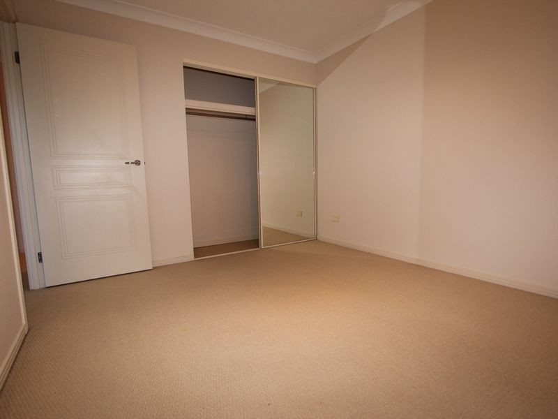 20B Killowill Avenue, Paradise Point QLD 4216