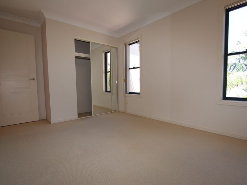 20B Killowill Avenue, Paradise Point QLD 4216