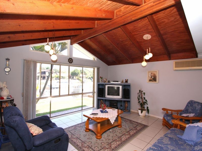 56 Walter Raleigh Crescent, Hollywell QLD 4216