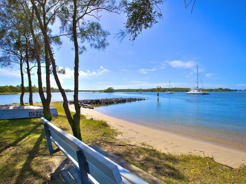 53 Coombe Avenue, Hope Island QLD 4212