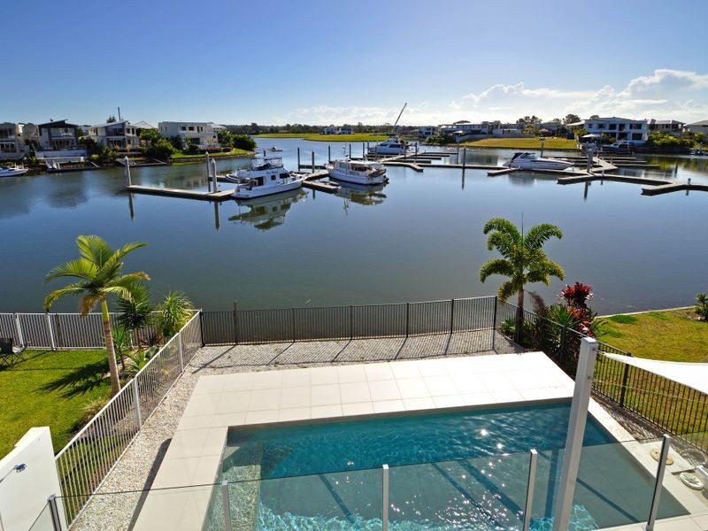 20 Onshore Place, Helensvale QLD 4212