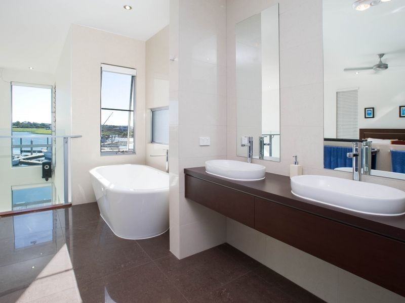 20 Onshore Place, Helensvale QLD 4212