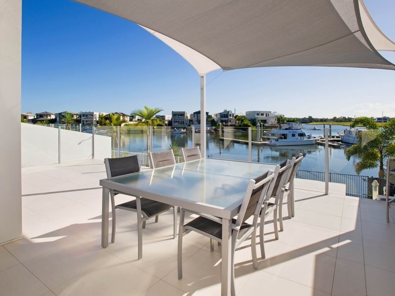 20 Onshore Place, Helensvale QLD 4212