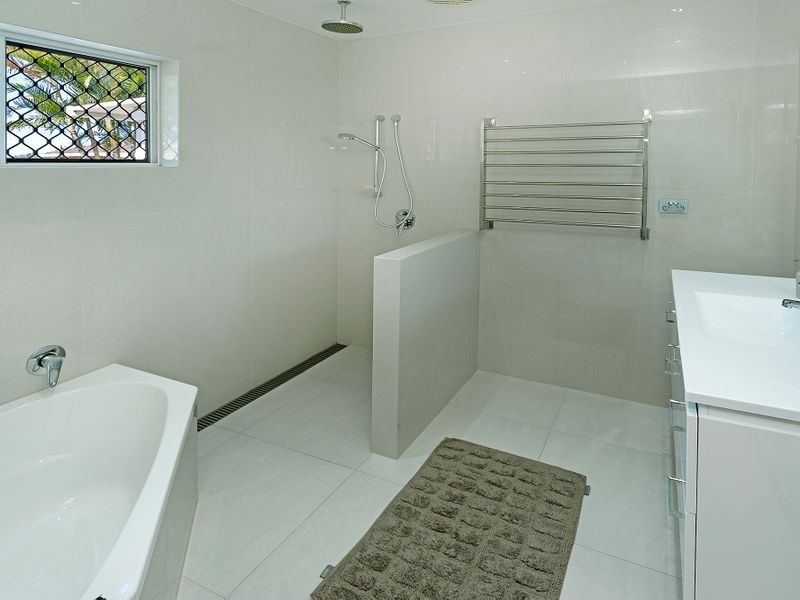 159 Paradise Parade, Hollywell QLD 4216