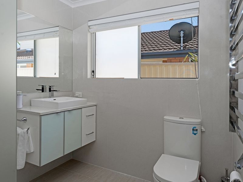 159 Paradise Parade, Hollywell QLD 4216