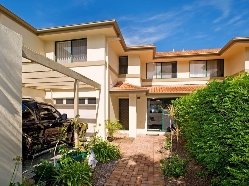 64/100 Morala Ave, Runaway Bay QLD 4216