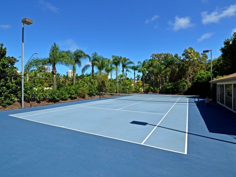 64/100 Morala Ave, Runaway Bay QLD 4216